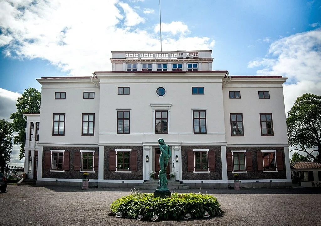 Hufvudsta Gård